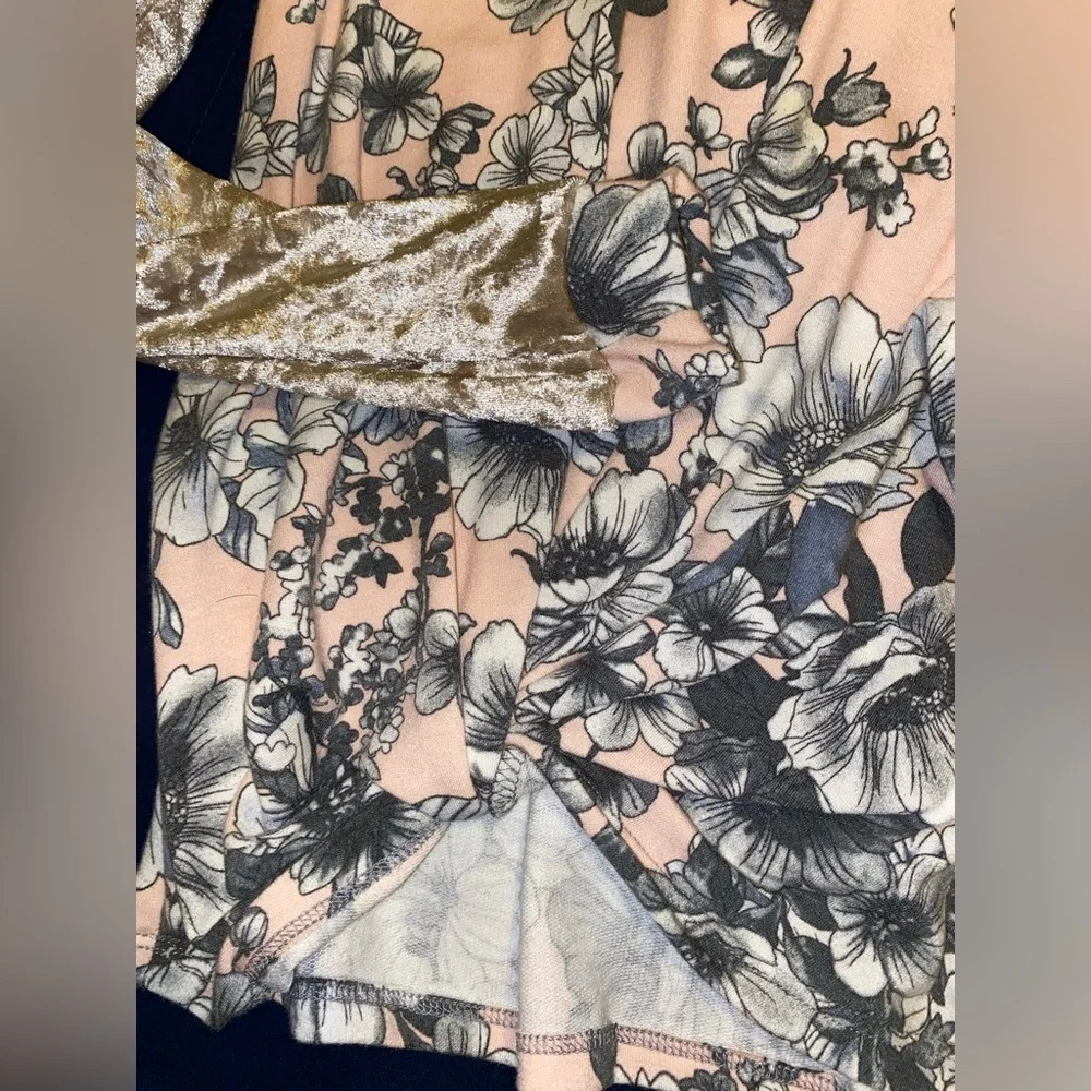 Floral Long Sleeve Top with Velvet Sleeves - Picture 2 of 3